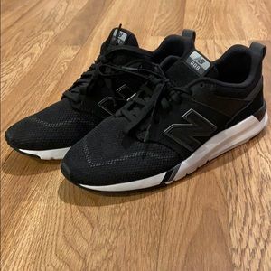 Men’s New Balance shoes. Size 9